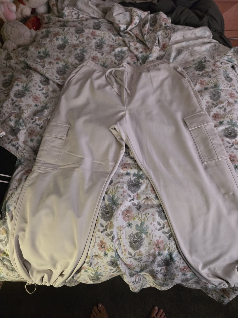 PINK Victoria's Secret Cream Cargo Joggers